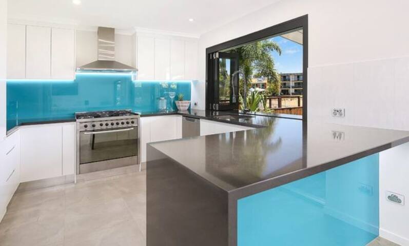 Mooloolaba Seaside Escape gallery image 3