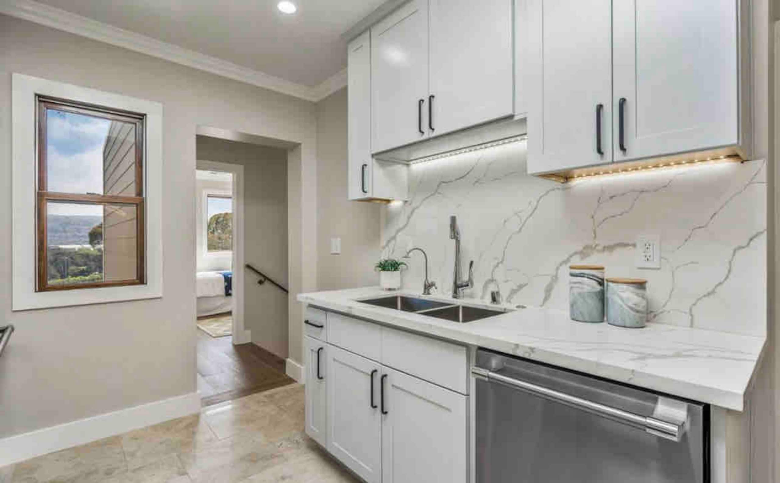 Home in San Francisco · ★4.96 · 3 bedrooms · 3 beds · 3 private baths - Image 9