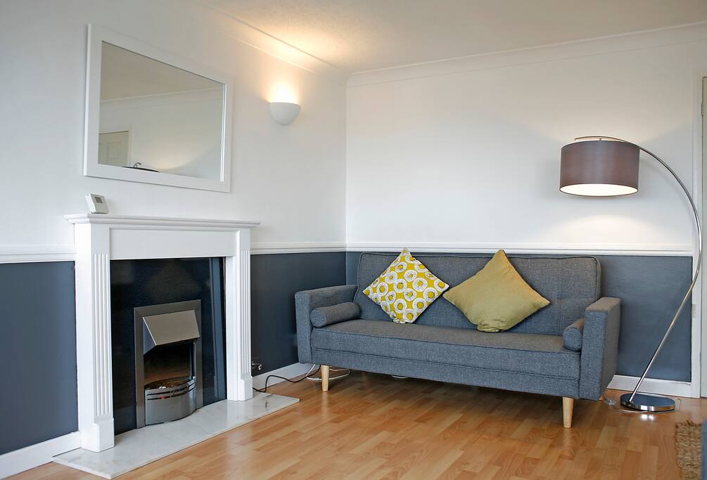 Large, bright and airy lounge