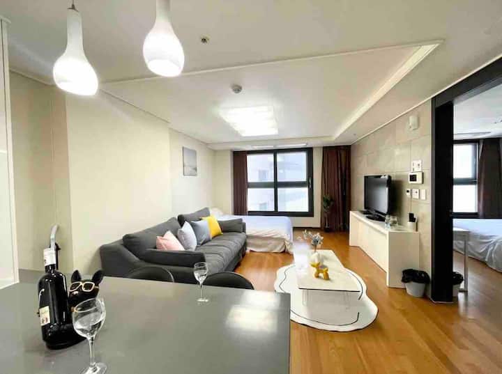 A1 Haeundae Beach 1 minute away Netflix Selfcatering