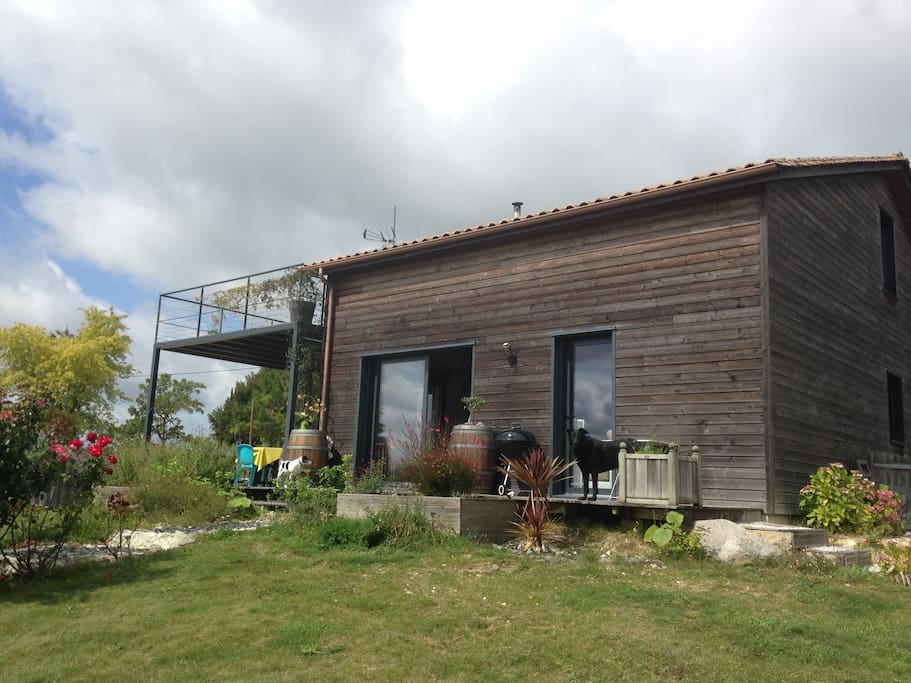 Vue maison côté jardin
