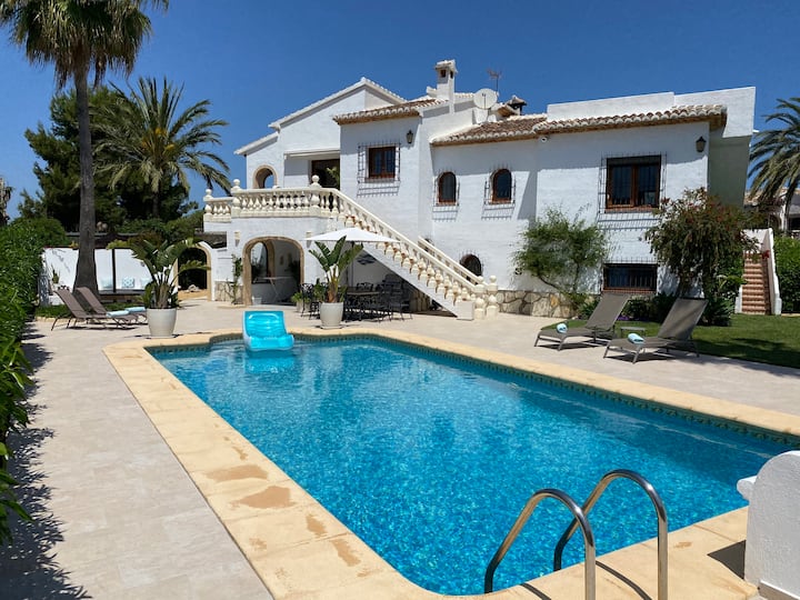 Stunning 3 bed villa in Javea with Private Pool Villas for Rent in