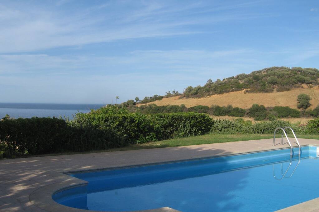 View sea from the pool