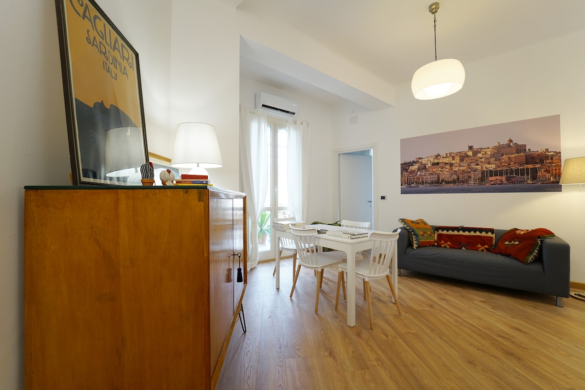 Annonce Airbnb populaire: La Luna 2-bedroom apartment with terrace à Cagliari