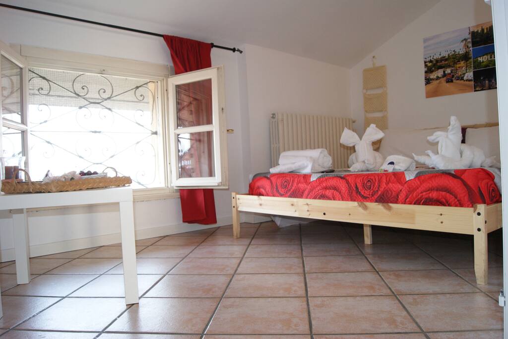 Hollywood Two double bedroom