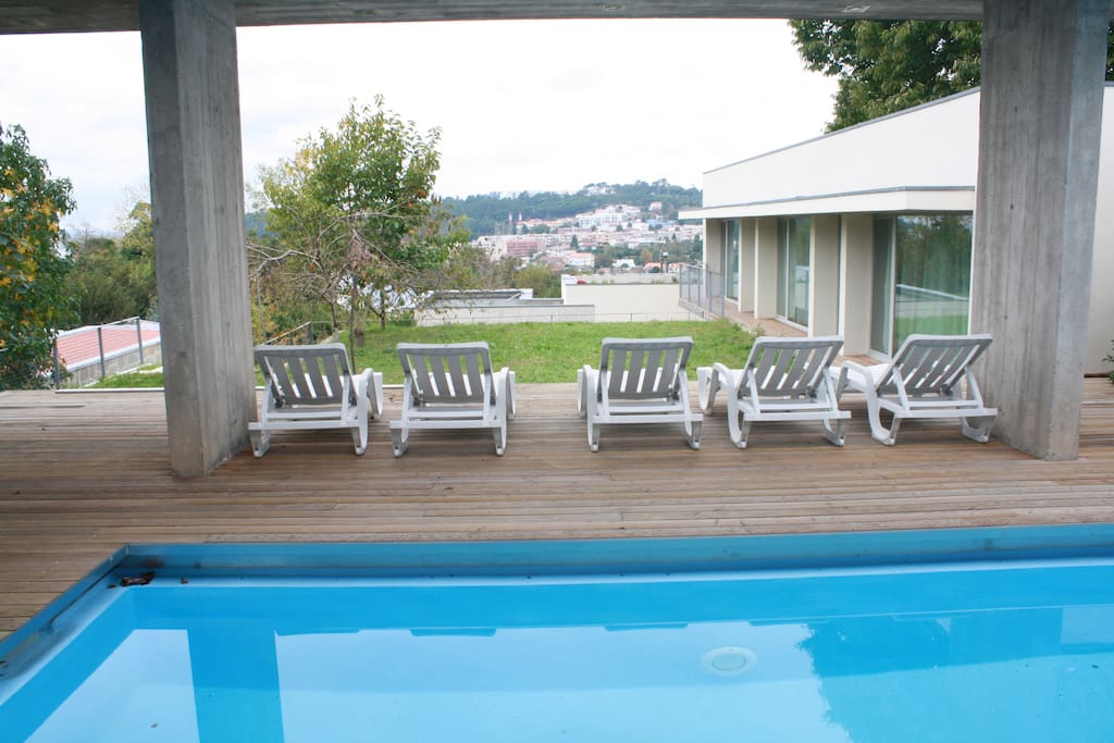 Vista exterior da piscina