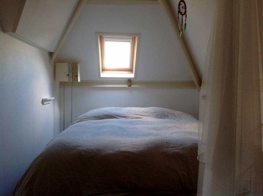 Bedroom with Zen-Energy