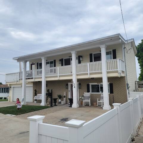 Entertainers craftsman style villa in heart of SD gallery image 3