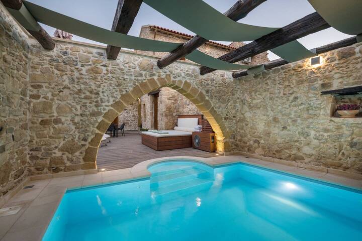 D’Oro Gold Villa – Cozy 3br w/Pool & Hot Tub gallery image 3