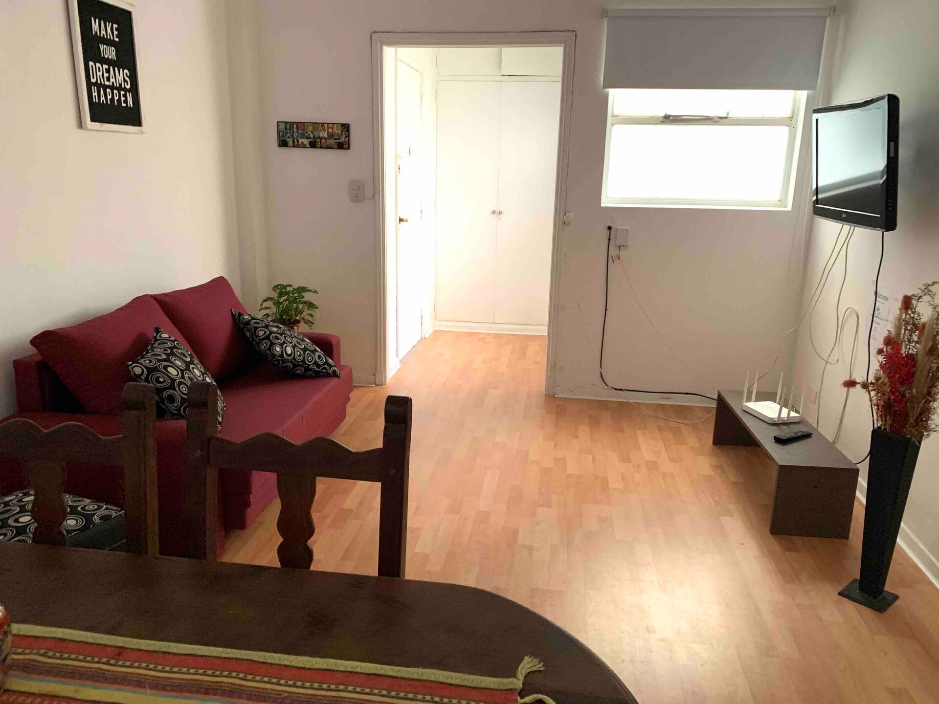 Apartment in Monserrat with 300 Mbps WiFi