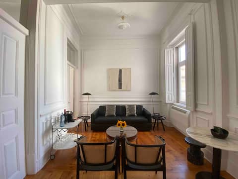 Popular Airbnb listing: Classic Avenue Suite - Downtown Lisbon in Avenidas Novas