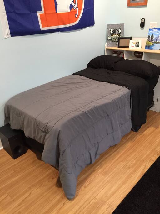 Single bed with two pillows
