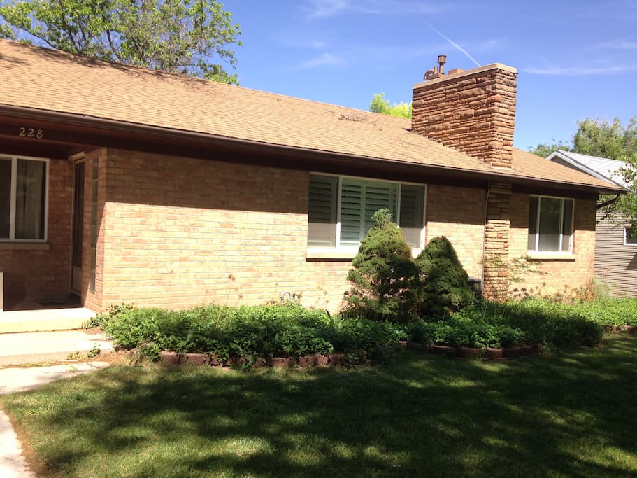 228 S. 800 W. Cedar City. 5 Minute trip to shopping and walking distance to SUU and Shakespeare.