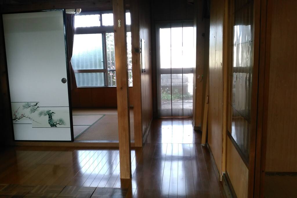 ダイニングと部屋をつなぐ廊下
