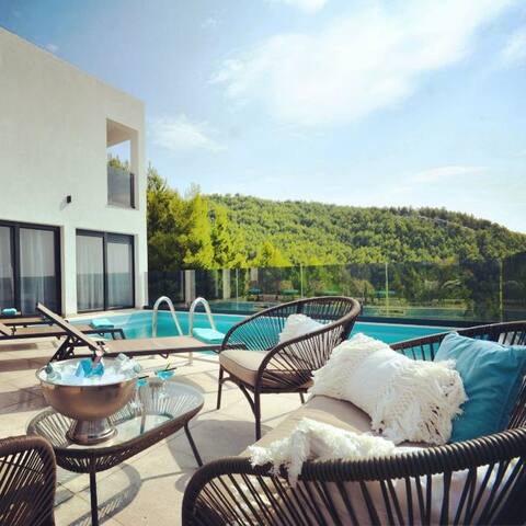 Villa Perla 
Luxury holiday villa