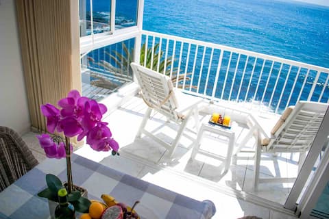 Propiedad de Airbnb exitosa: Fabulous seaview apartment - first line en Santiago Del Teide