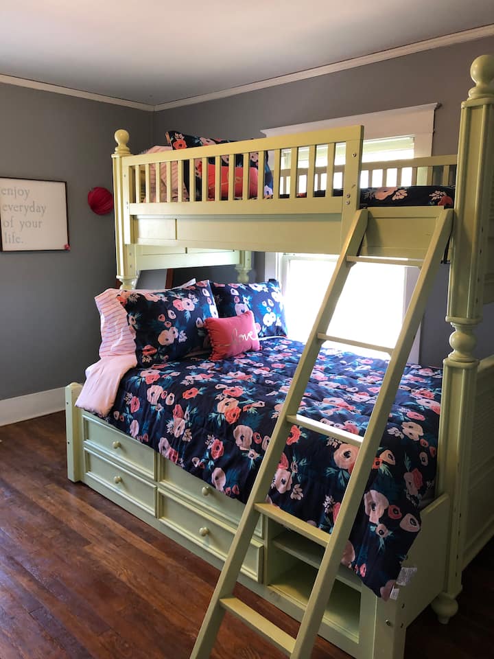 Საძინებელი Twin მეტი სრული