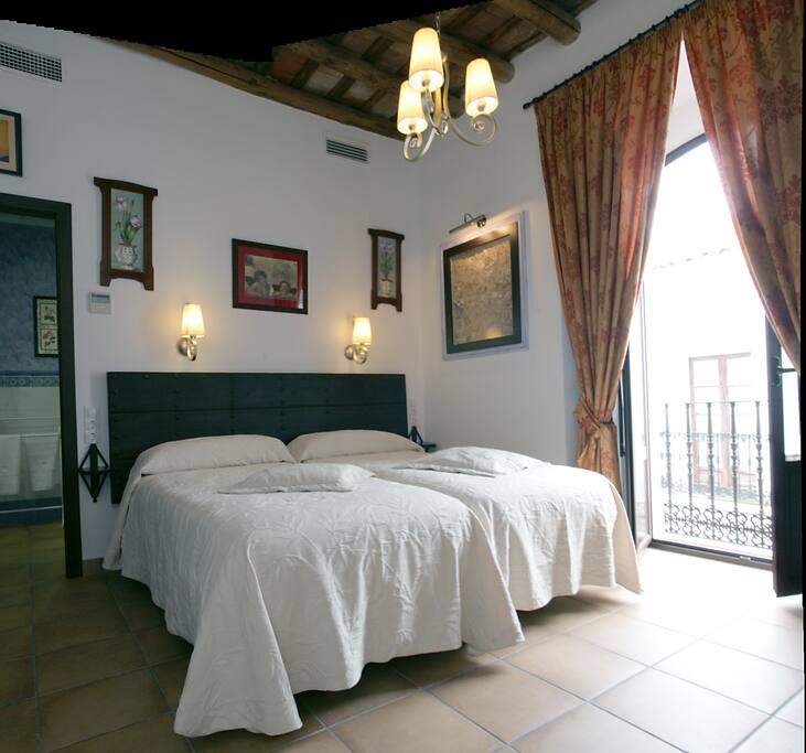 Habitación con balcon
