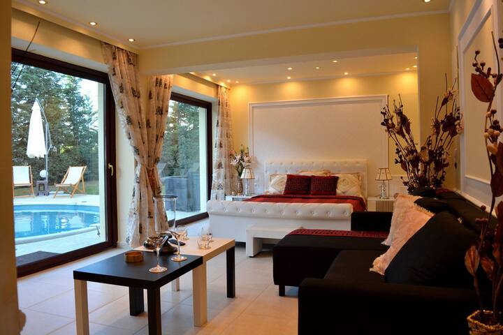 Villa Akropolis Palace gallery image 5