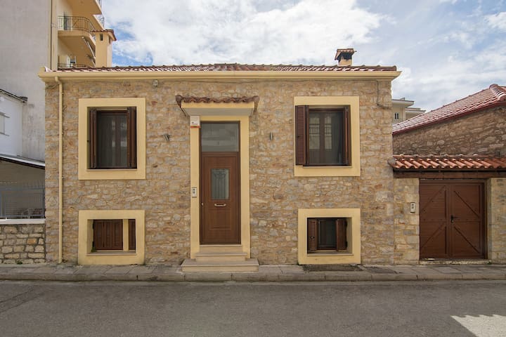 Traditional stone-built maisonette in Nafpaktos