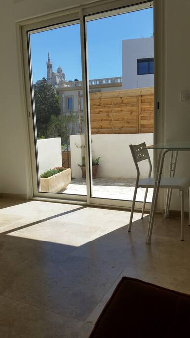 Déjeuner sur terrasse