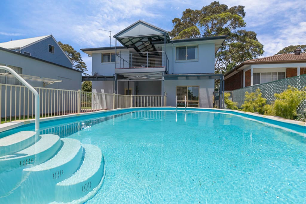 Sunshine Beach House Houses for Rent in Sunshine Bay, New South Wales