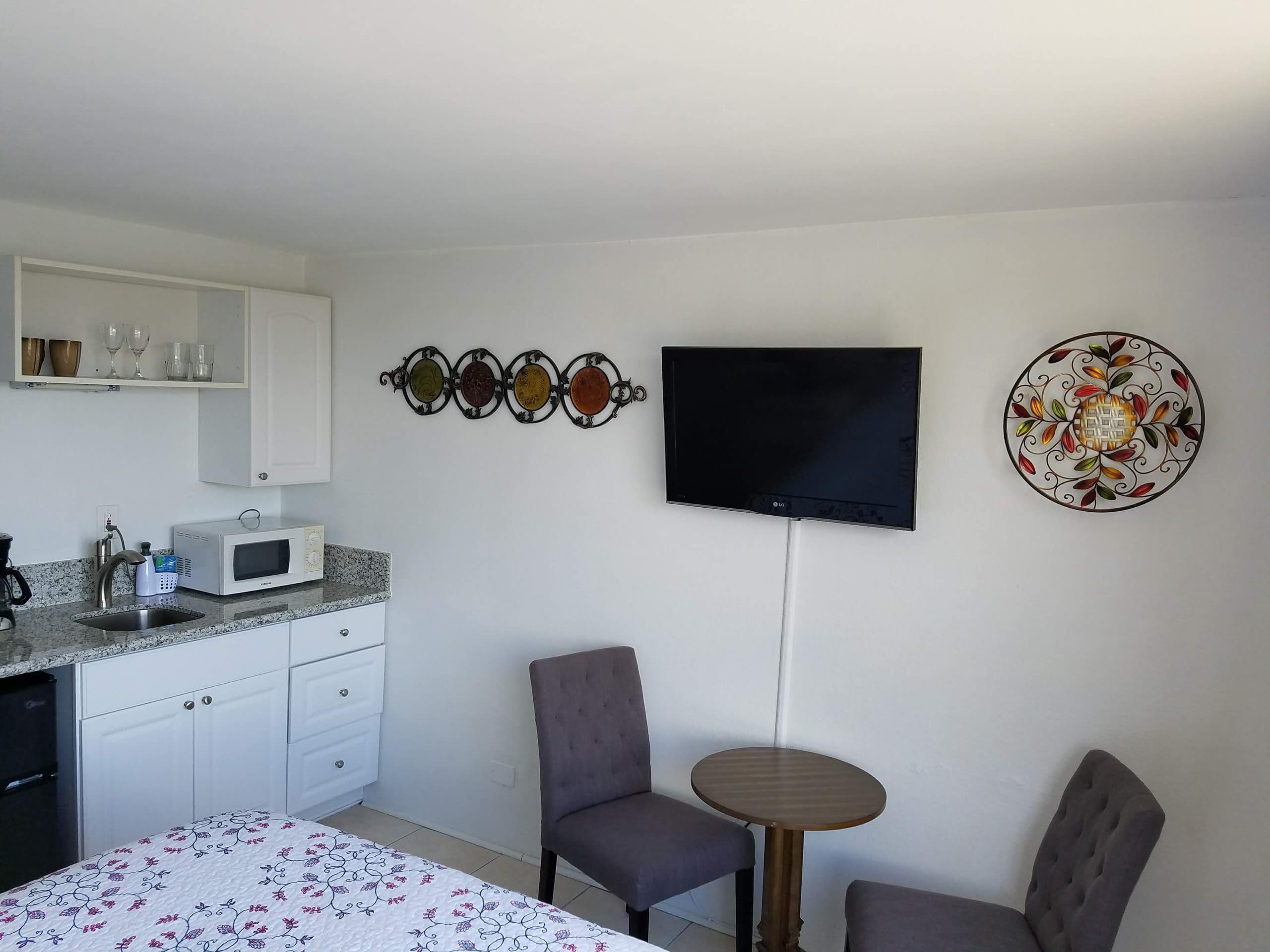Condo in Honolulu · ★4.82 · 1 bedroom · 1 bed · 1 bath - Image 8