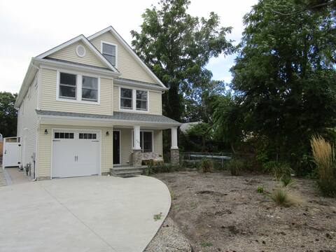 Lake Como Family,  Friendly.  5 bedroom house
