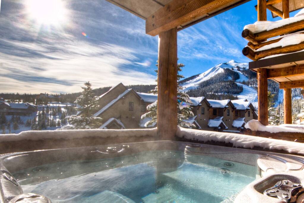 1 of a kind 2BR/2.5BA bonus room Saddle Ridge/Next to Lodge/Ski-in/out