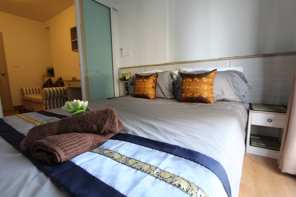Towels are prepared equal to the number of persons that you book .