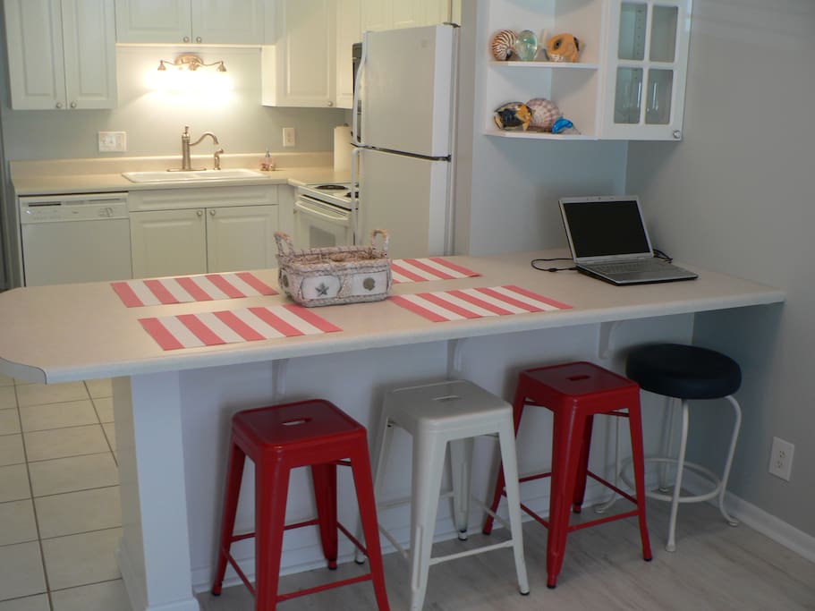 Dining Bar with seating for six.
