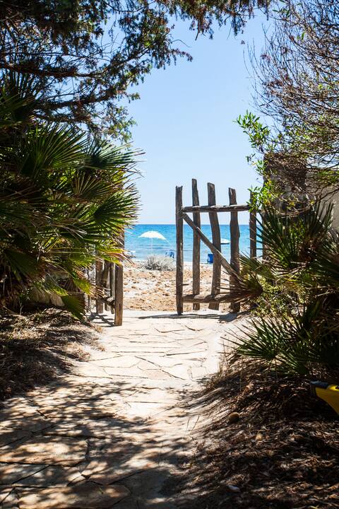 Villa Cornelio, on the beach a short walk from the sea