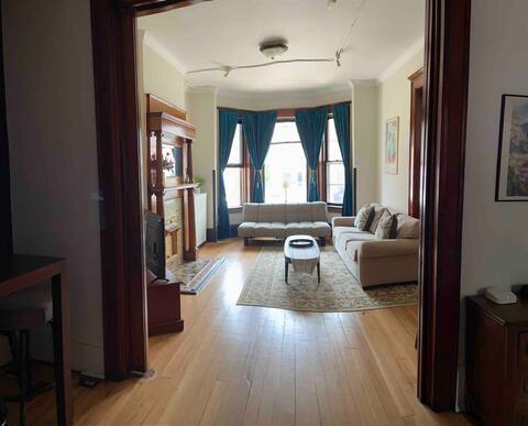 Copperfield 5-Bedroom Downtown Townhouse