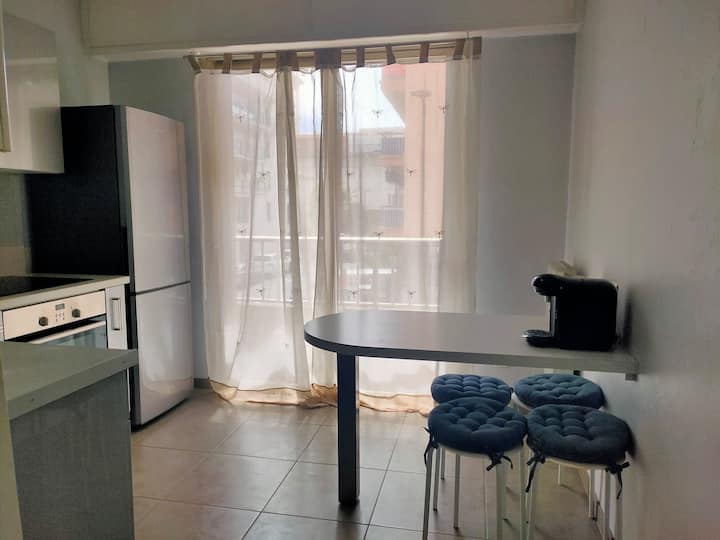 Grand Studio Coin Nuit Parking  Et Climatisation - Saint-Laurent-du-Var