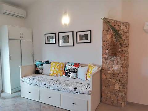 Successful Airbnb property: Cozy apartment 2+2 80m from sea in Šimuni