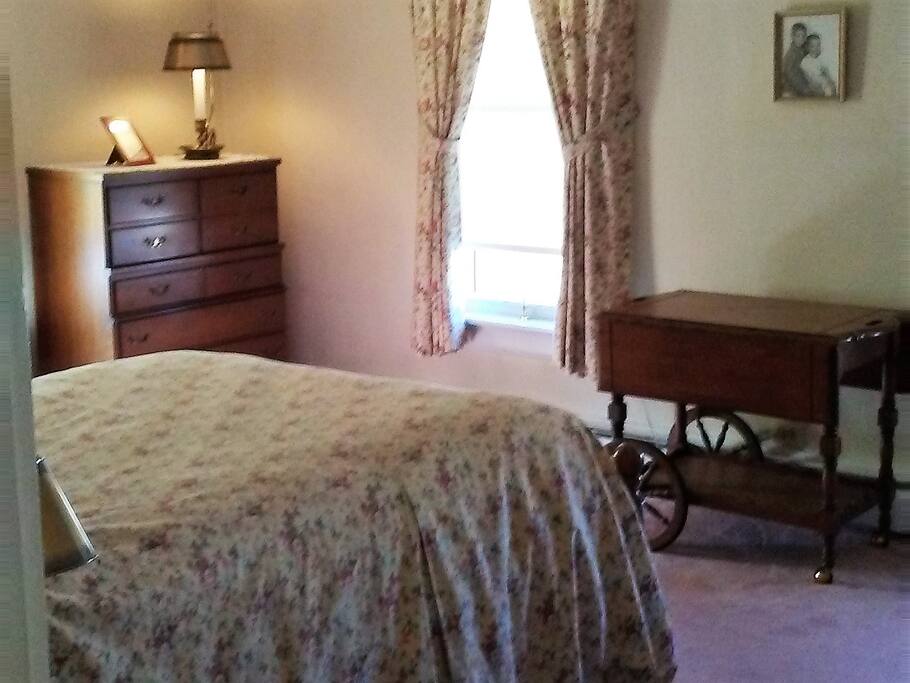Queen bed