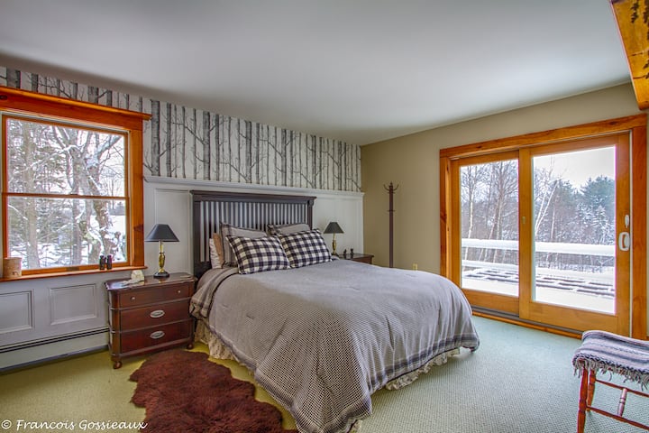 ห้องนอนใหญ่บนชั้น 2 พร้อมดาดฟ้า