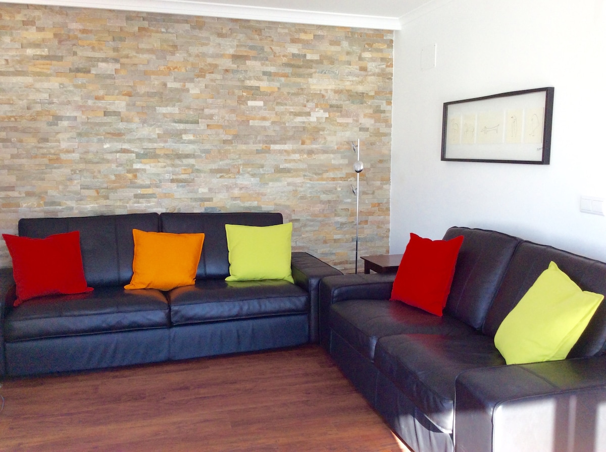 Top Airbnb: Historical center near beach w/WiFi em Ericeira