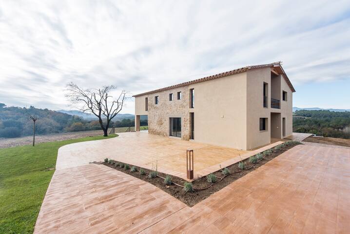 MAGNÍFICA MASIA s.XVIII EN UN ENTORN IDÍLICO gallery image 5