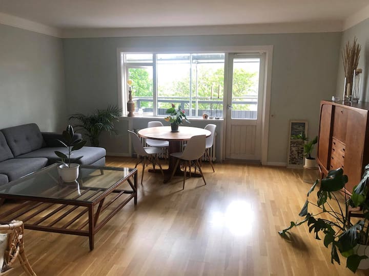 Room in lovely apartment in the heart of Reykjavík Condominiums for