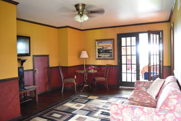 The Marshall House Carlino Suite Jacuzzi Fireplace Bed And