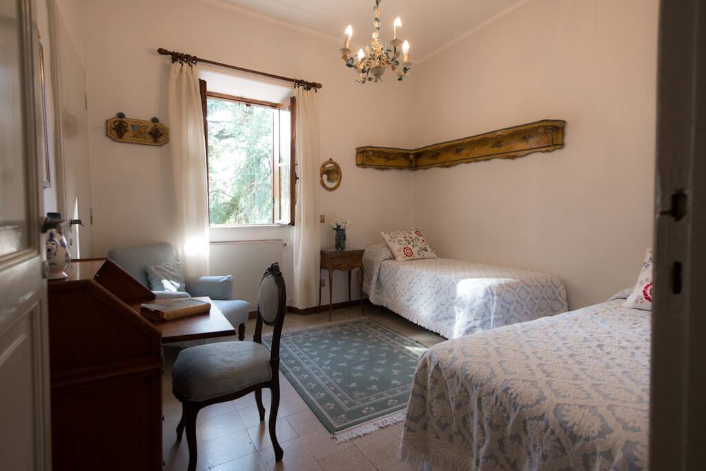 2nd Bedroom with twin beds
