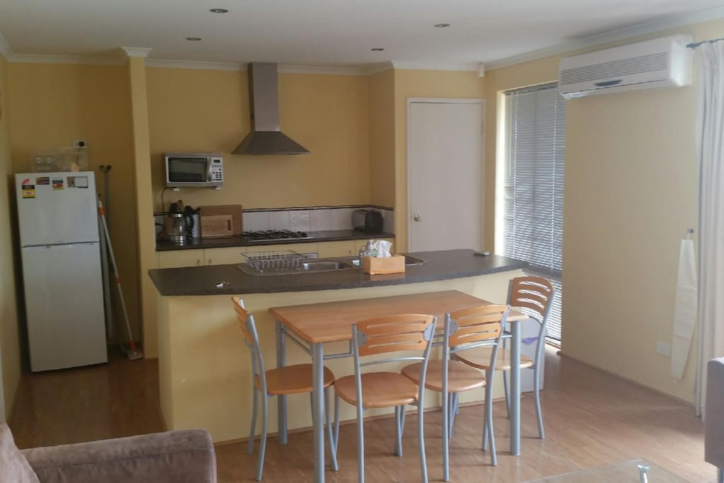 Kitchen/Dining room