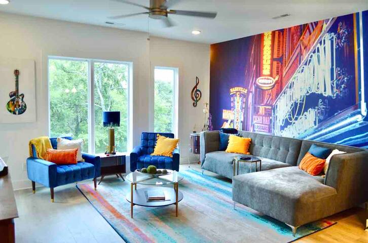 Bougie Broadway- East Nashville