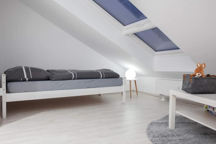 + + + SZ2客❤️房，可容纳两名儿童或成人:) + + +可❤️供两名儿童或成人入住的卧室:)