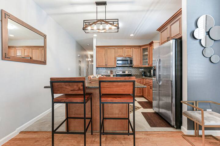 Enchanting Uptown Getaway gallery image 4