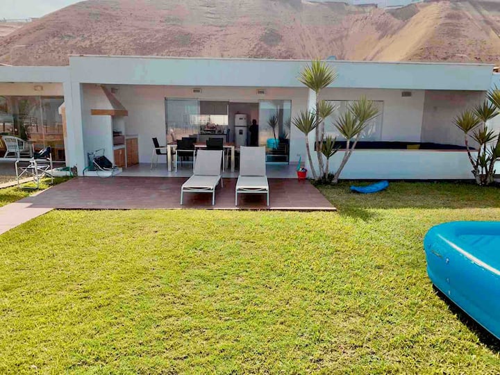 Quiet beach house facing the sea Houses for Rent in Cañete Province