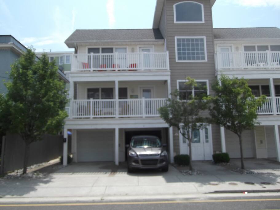 2 Car Garage & Driveway - Parking for Three Cars