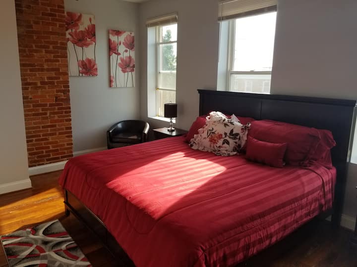 King Bedroom 1 with 55in flat screen