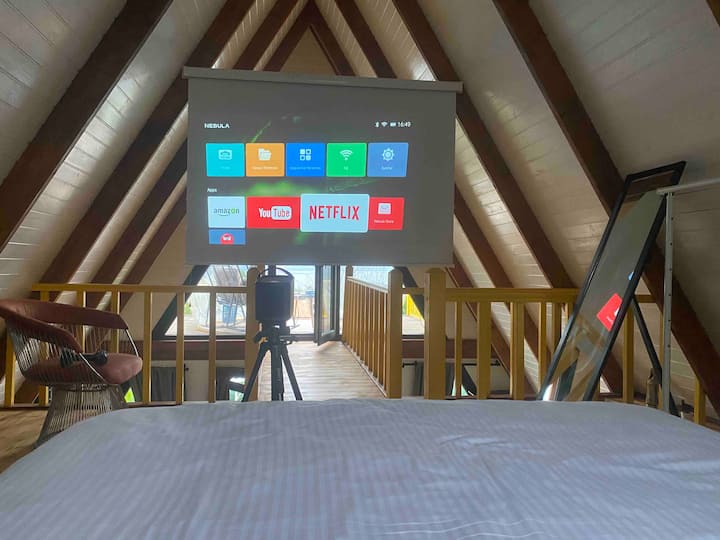 Korunaklı Bahçe
3x6 Kaydıraklı Havuz
Sinema - Sapanca